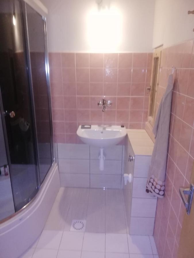 privát femamki Apartman Licsérd Kültér fotó