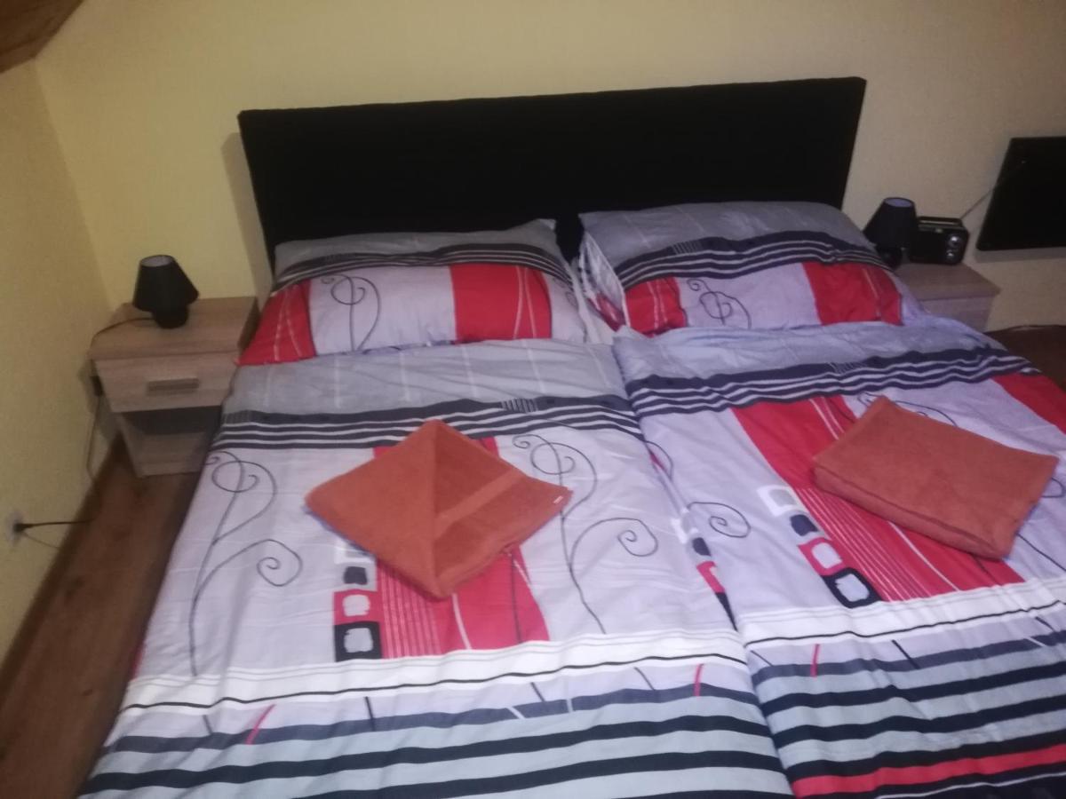 privát femamki Apartman Licsérd Kültér fotó