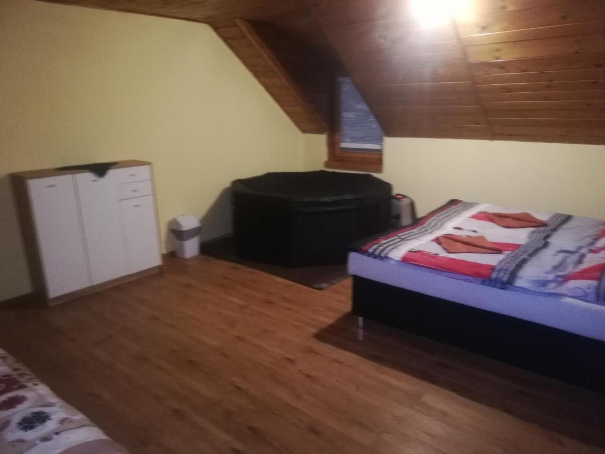 privát femamki Apartman Licsérd Kültér fotó