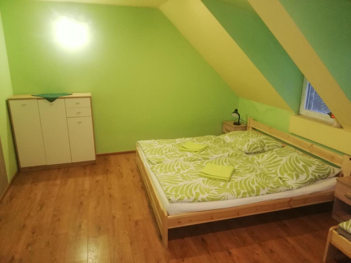 privát femamki Apartman Licsérd Kültér fotó
