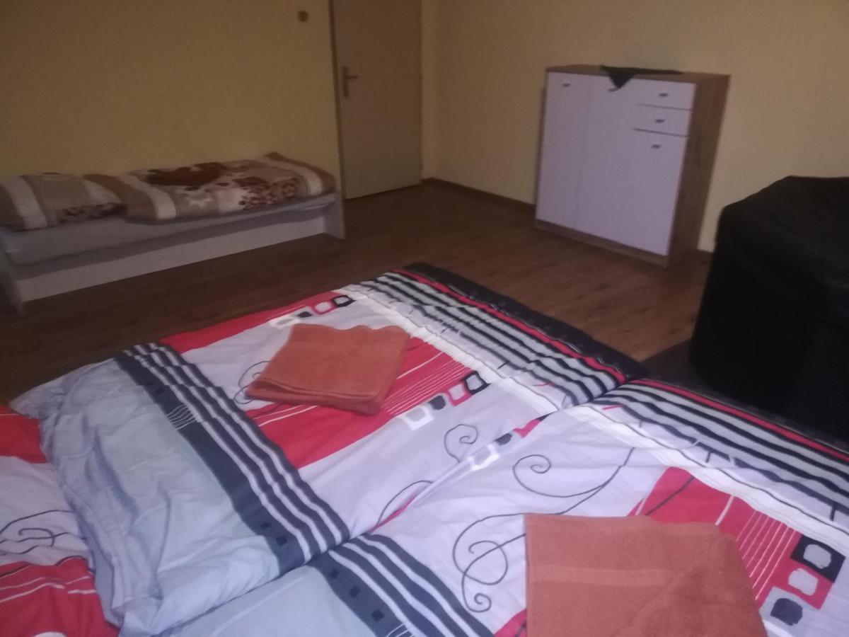 privát femamki Apartman Licsérd Kültér fotó