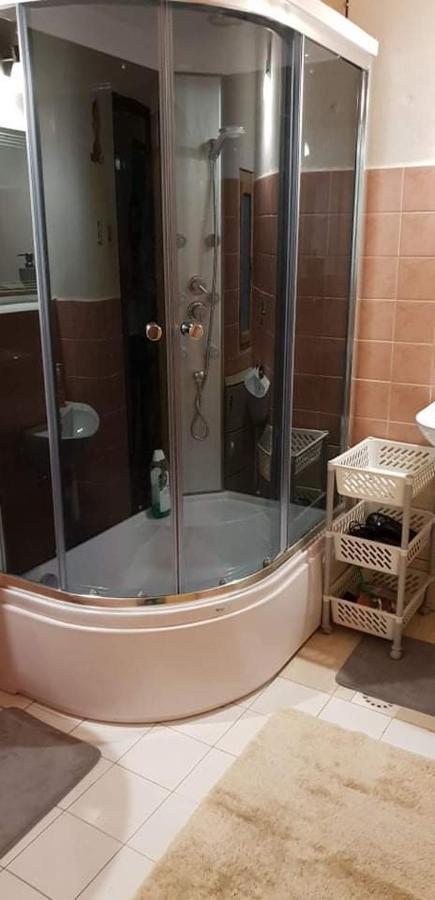 privát femamki Apartman Licsérd Kültér fotó